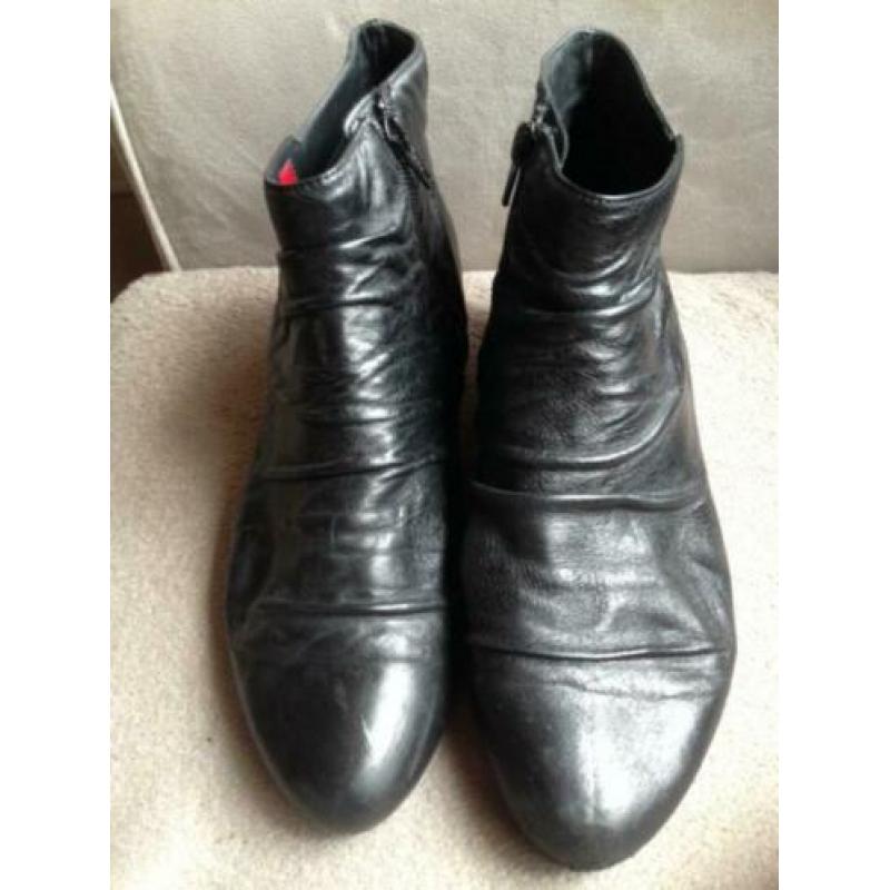 Zwarte lage laarzen - hoge schoenen / maat: 40