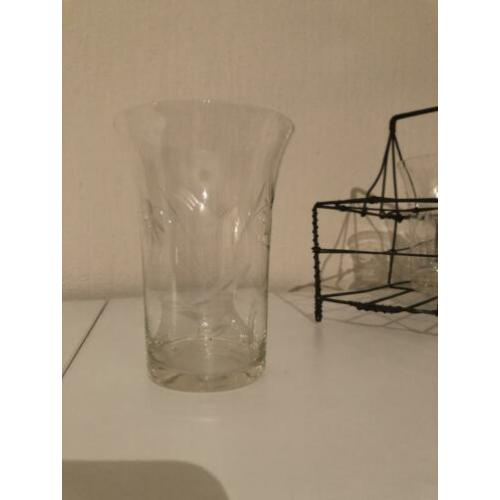Set van 6 antieke glazen in metalen mand