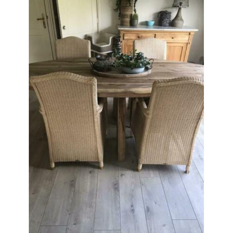 Mooie zware rieten eethoekstoelen