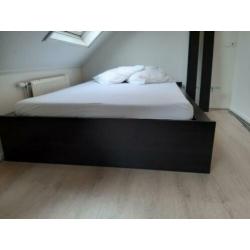 Hopen bedframe van Ikea in zeer goede staat!