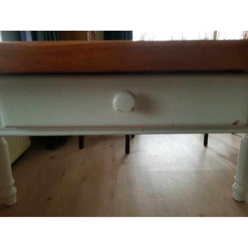 Mooie stevige houten brocante eettafel