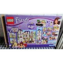 Lego Friends 41101 Heartlake Hotel.