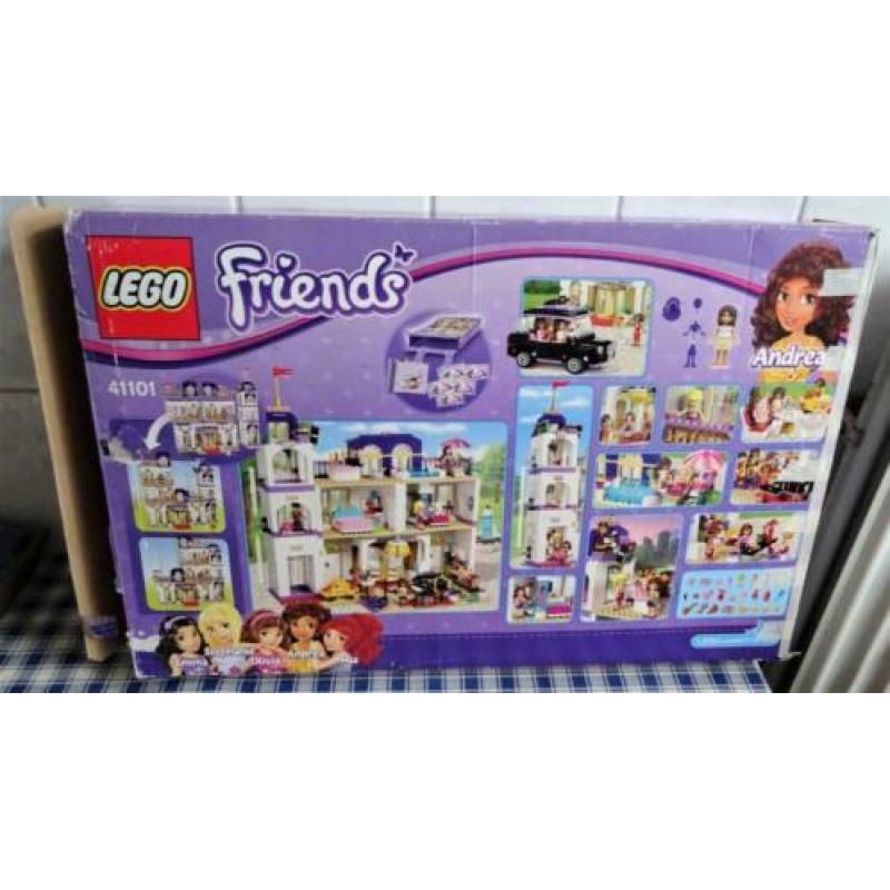 Lego Friends 41101 Heartlake Hotel.