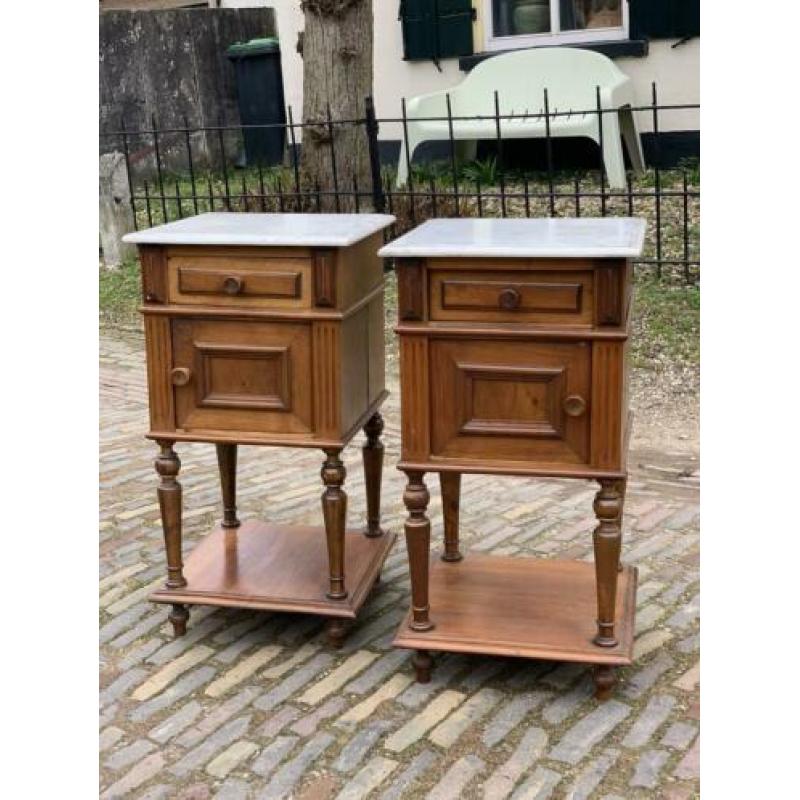 2 Antieke oude landelijke nachtkastjes IL fienile brocante