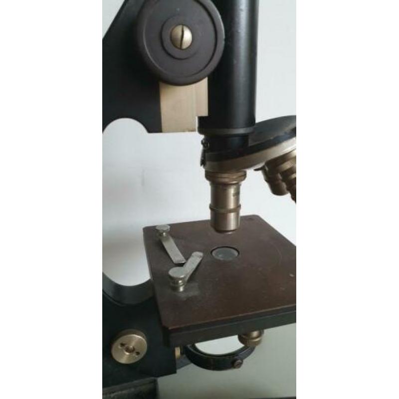 Oude Microscoop