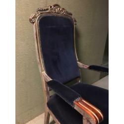Koningsblauwe fauteuil