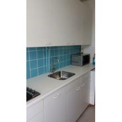 Keuken incl SIEMENS AAA+ vaatwasser fornuis en afzuigkap.