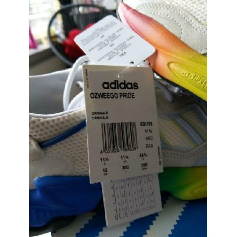 Nieuwe schoenen van Adidas, maat 46,5. Kaartjes zi