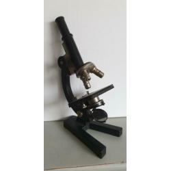 Oude Microscoop