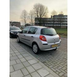 Renault Clio 1.4 16V 72KW 5-DRS E4 2006 Grijs