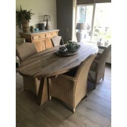 Mooie zware rieten eethoekstoelen
