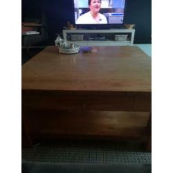Hard houten stevig tafel ...