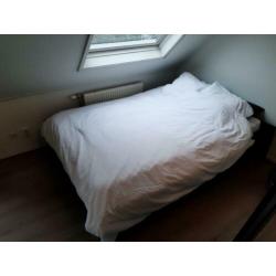 Hopen bedframe van Ikea in zeer goede staat!