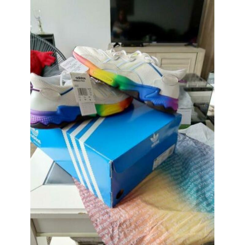 Nieuwe schoenen van Adidas, maat 46,5. Kaartjes zi