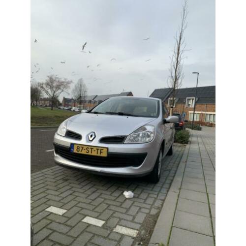 Renault Clio 1.4 16V 72KW 5-DRS E4 2006 Grijs