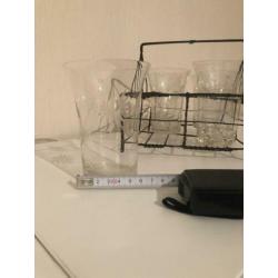 Set van 6 antieke glazen in metalen mand