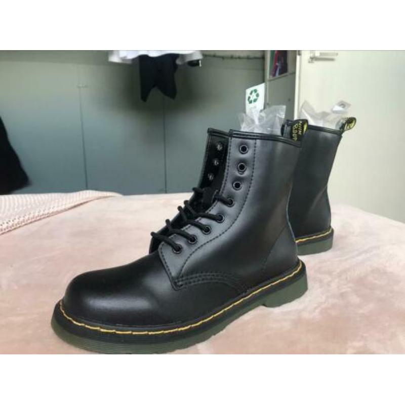 Dr. Martens look a like (40)