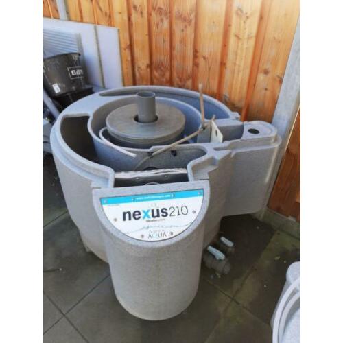 Tekoop Nexus 210!goed voor een 20 kuub vijver