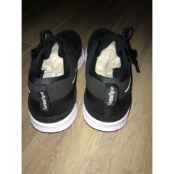 NIKE ODYSSEY REACT 2 FLYKNIT. Maat 45