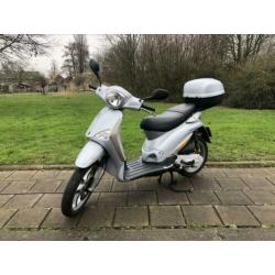 Piaggio liberty uit 2005 45km bromscooter