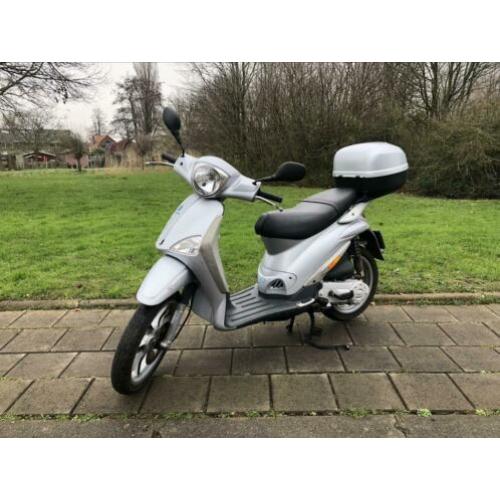 Piaggio liberty uit 2005 45km bromscooter