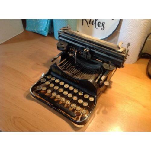 Typemachine, antiek. Merk CORONA. Schrijfmachine vintage