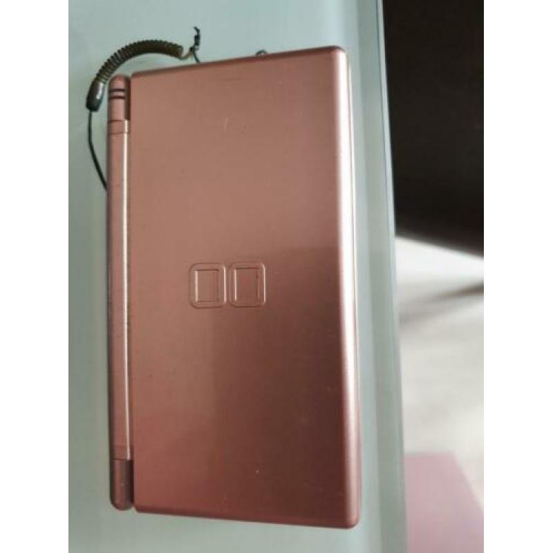 Ds lite roze in nette staat.