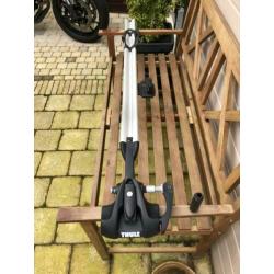 Thule Outride 561 dak fietsdrager + steekas adapter 12x100mm