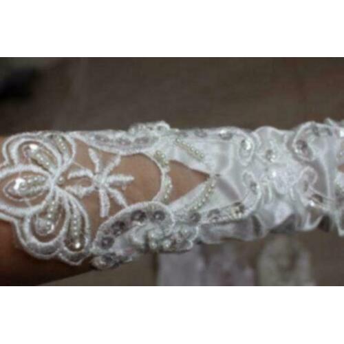 Vingerloze satin handschoen mt applicatie ivoor of wit nieuw