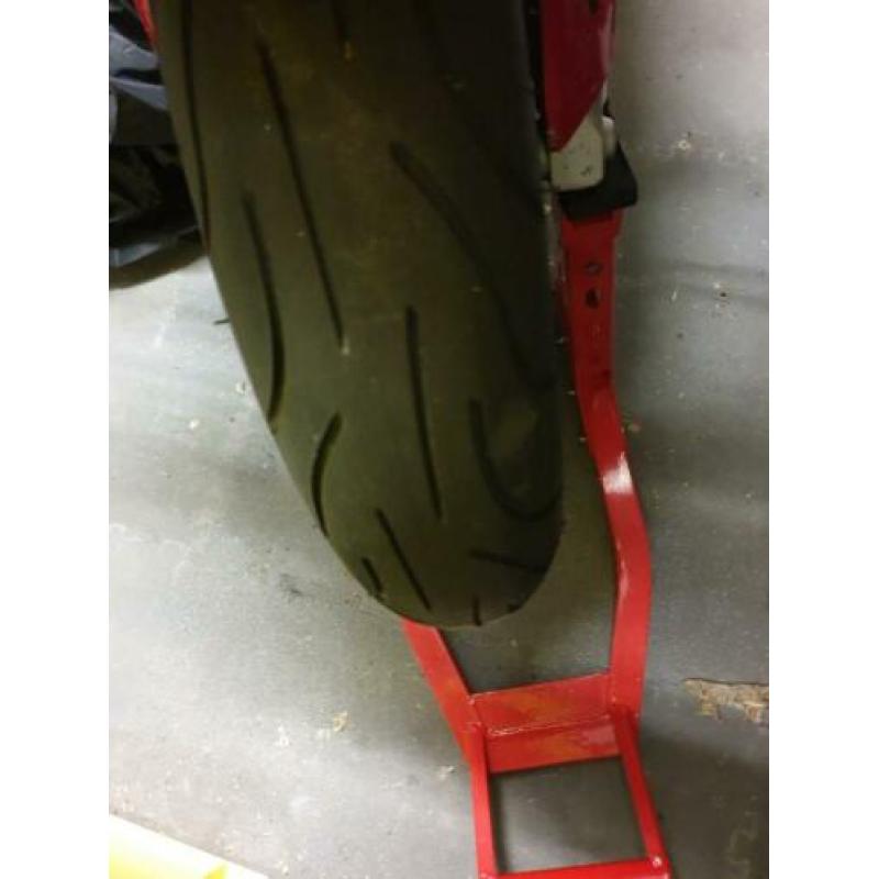 Te koop knappe r1