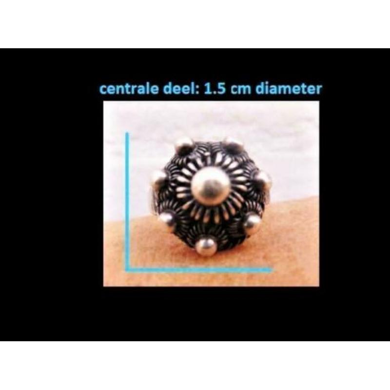 Bijzonder ZEEUWSE Knopen Design Zilveren Ring!