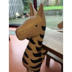 Houten zebra-tafeltje en -stoeltje