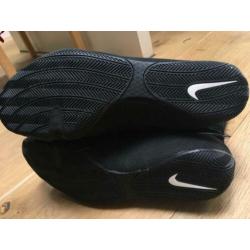 Nike box schoenen maat 43/44