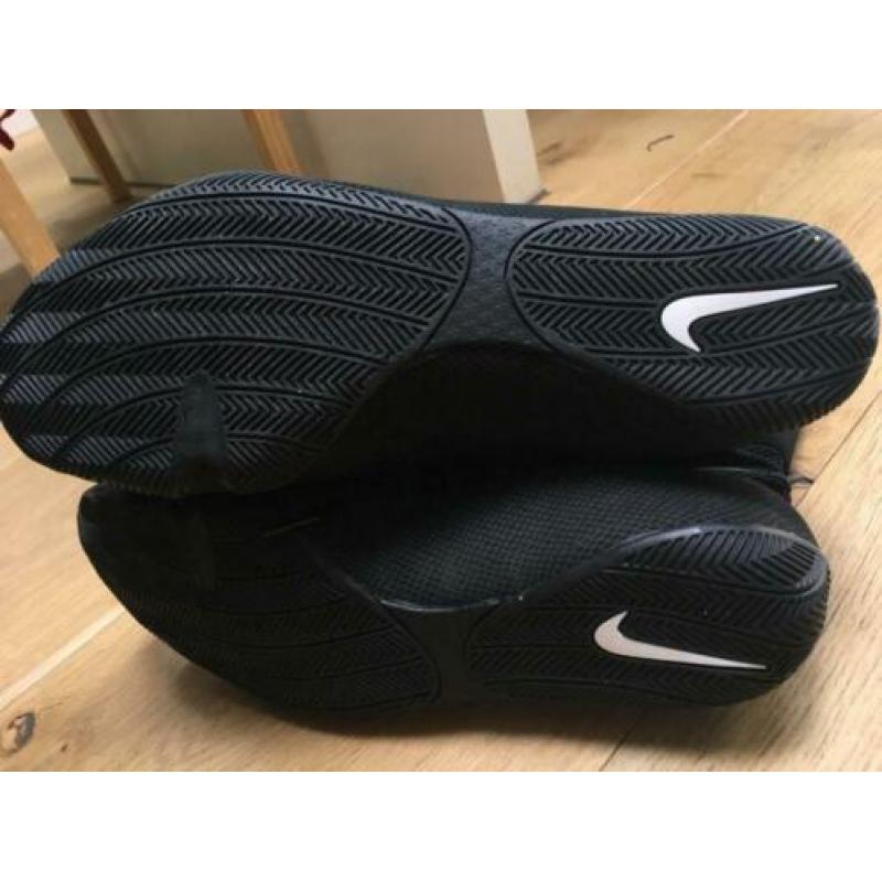 Nike box schoenen maat 43/44