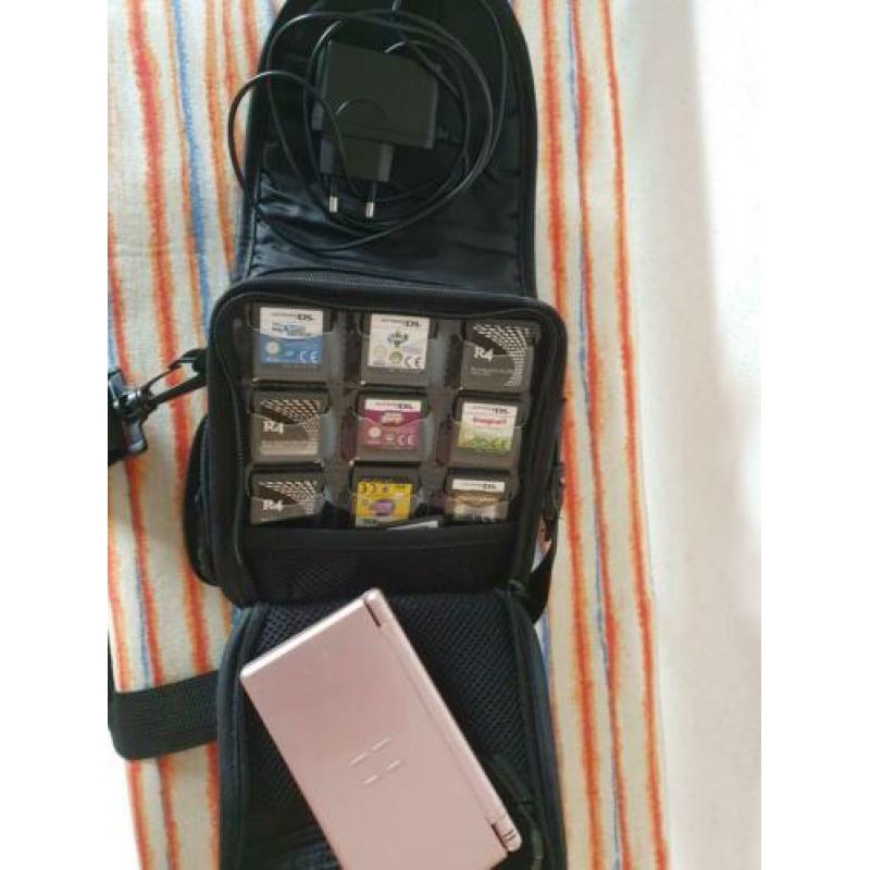 Ds lite roze in nette staat.