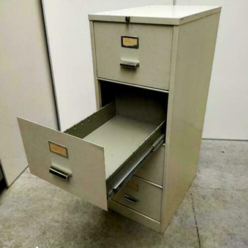 Blerk retro vintage stalen 4 laden kast ladekast 4-ladekast