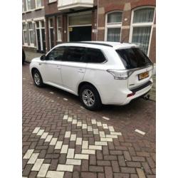 Mitsubishi outlander phev business class weinig kilometers