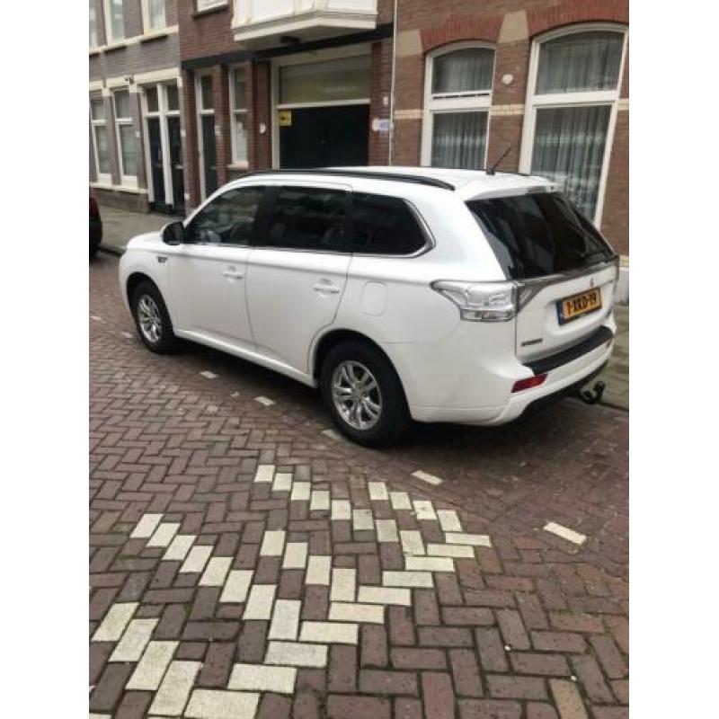Mitsubishi outlander phev business class weinig kilometers