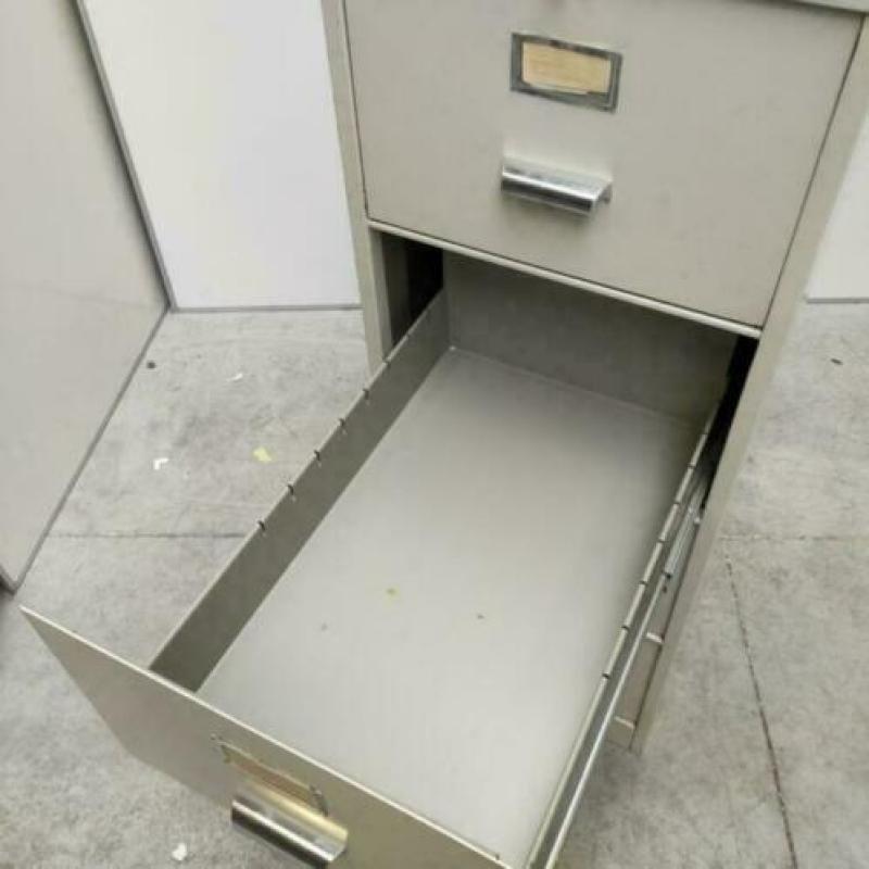 Blerk retro vintage stalen 4 laden kast ladekast 4-ladekast