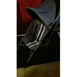 Nette, goede paarse Maclaren triumph buggy