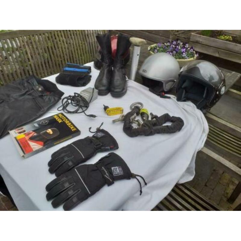 Motorkleding,helmen en diverse accessoires