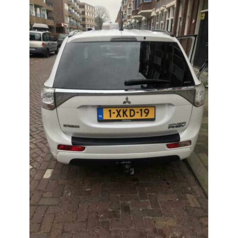 Mitsubishi outlander phev business class weinig kilometers