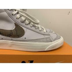 Te koop nieuwe Nike Blazer Mid ‘77 VNTG WE REPTILE maat 36