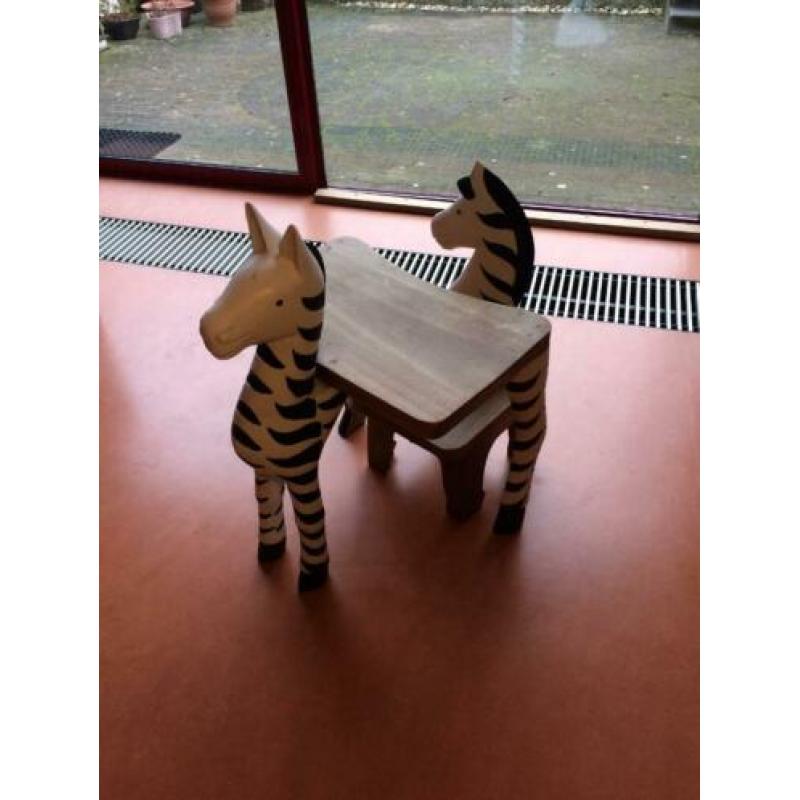 Houten zebra-tafeltje en -stoeltje