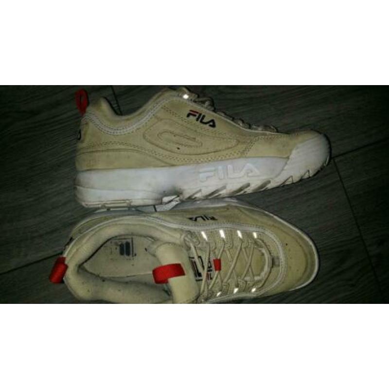 Fils 38