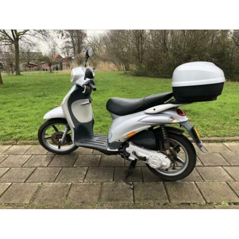 Piaggio liberty uit 2005 45km bromscooter