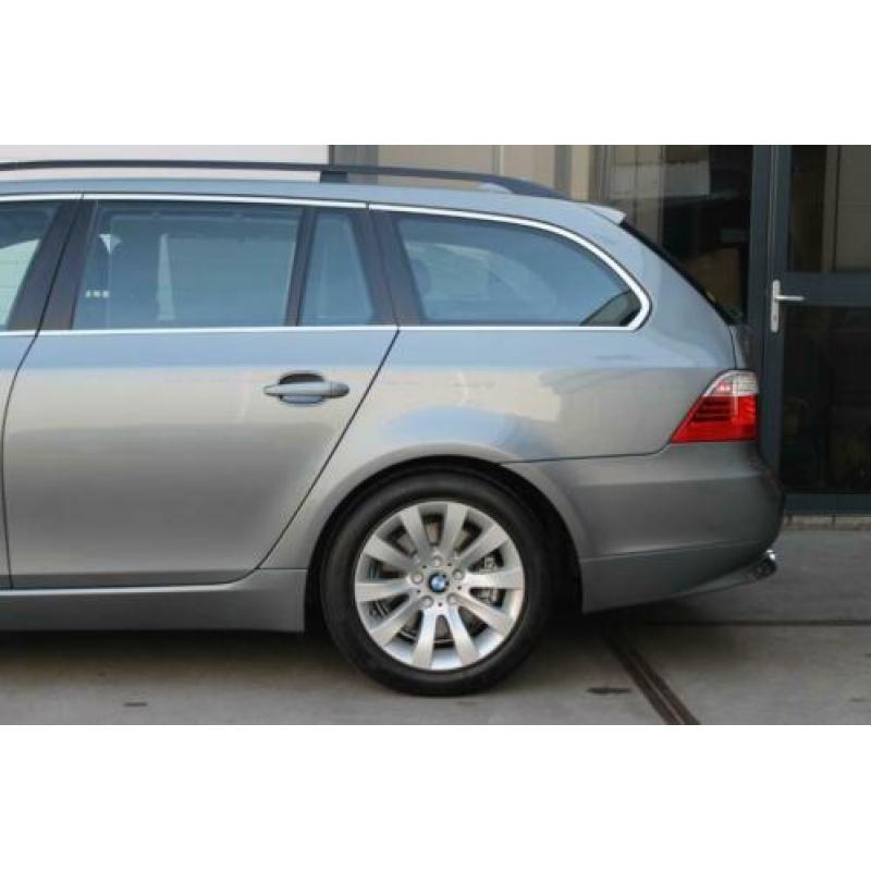 525i Touring EXE aut.Let op: 140dkm-SUBLIEM!-'07