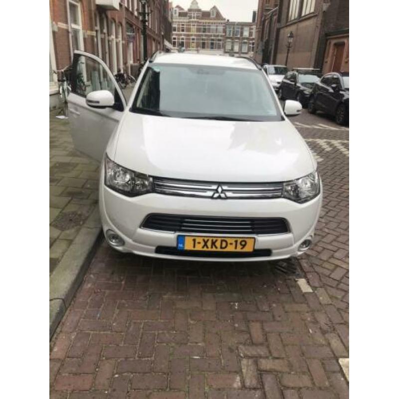 Mitsubishi outlander phev business class weinig kilometers