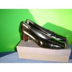 damesschoen / pump zwart lak maat 41