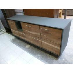 Nieuw kikarhouten dressoir van 220cm breed